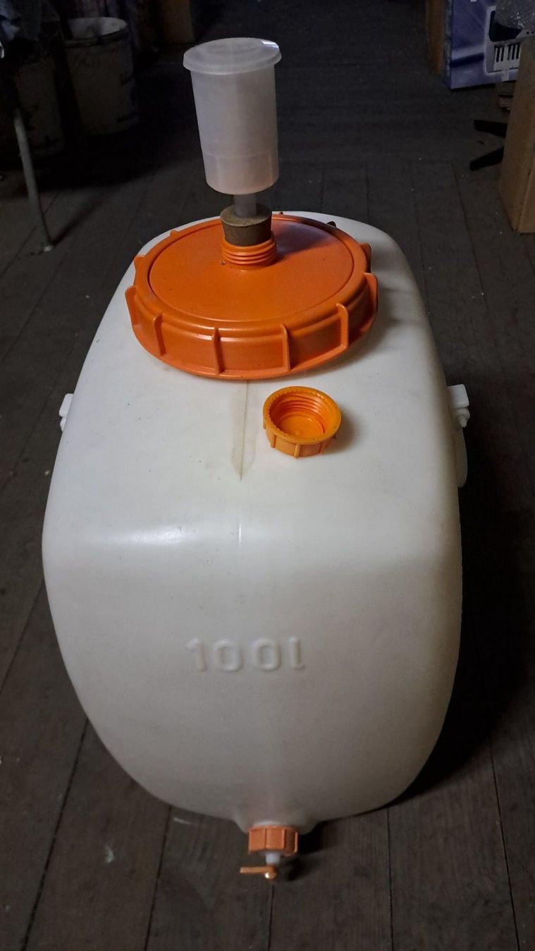 Accessori: Mostfass 100 Liter Kunststoff – Usato da Leimbach AG venduto da volta69