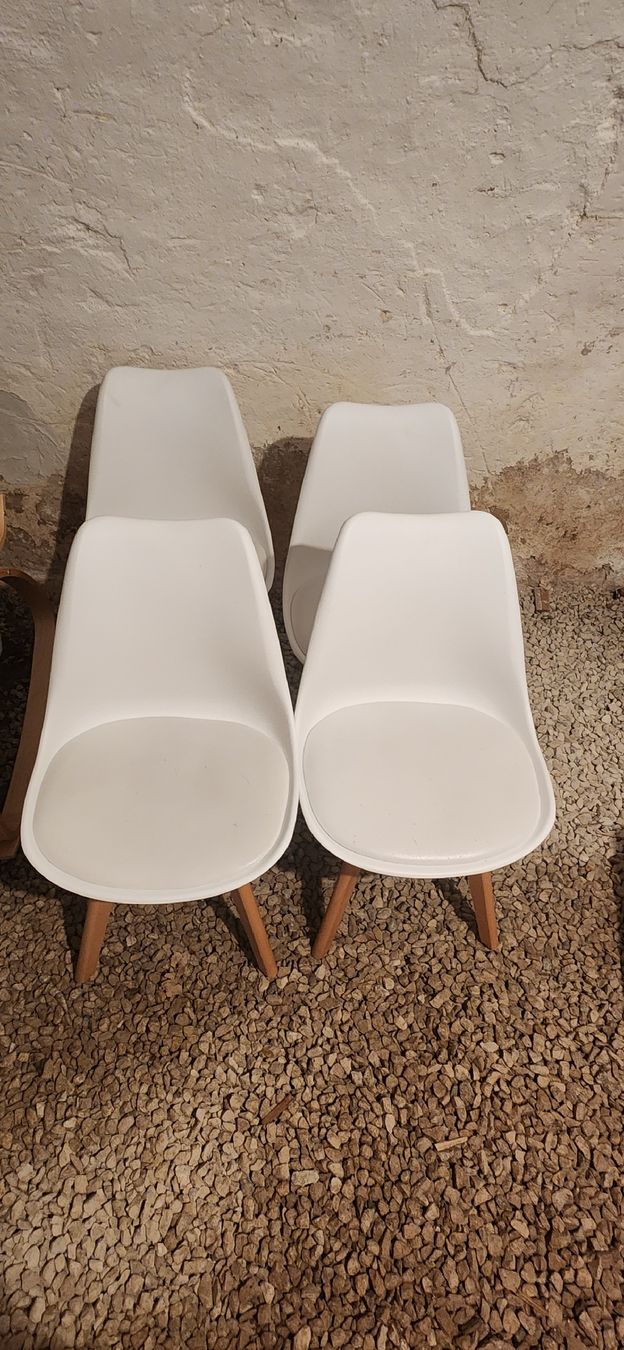 Chaises: 4 Stühle – D'occasion à Bonfol par mai_p9rx