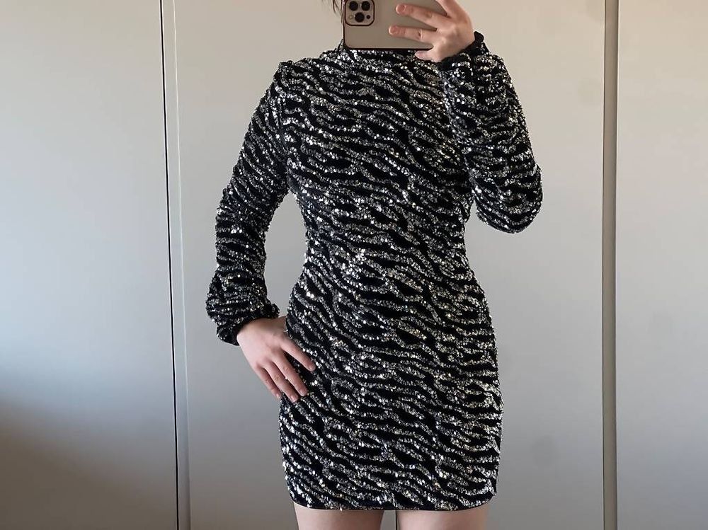 Vestiti: Guess Kleid – Usato da Gamprin venduto da sim_7whp