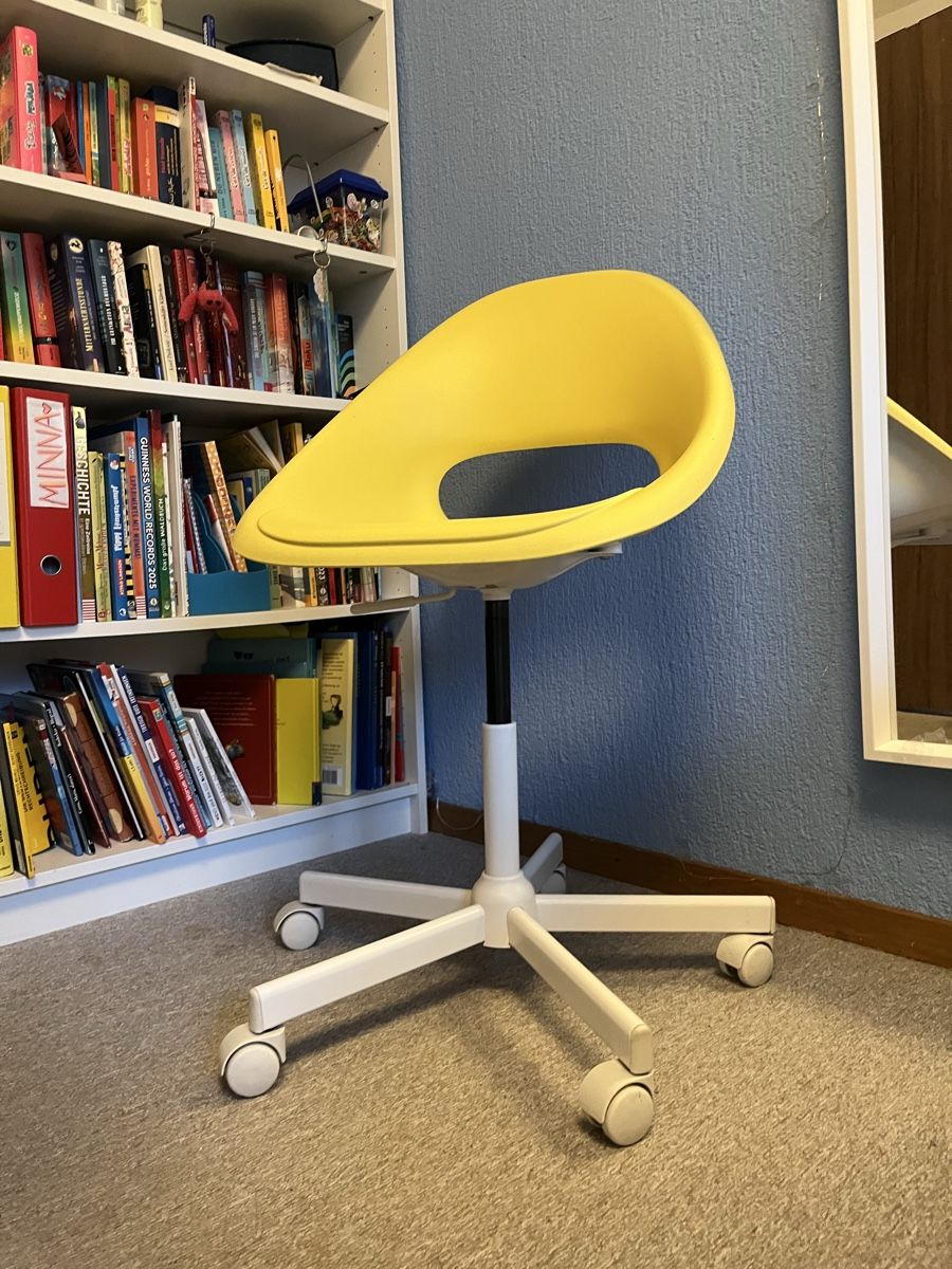 Ikea Sedie: Bürostuhl auf Rollen, Ikea Kinder – Usato da Bülach venduto da emm_t8f5 2