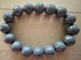 Armband graue Facettkugeln, ca. 10mm, guter Zustand