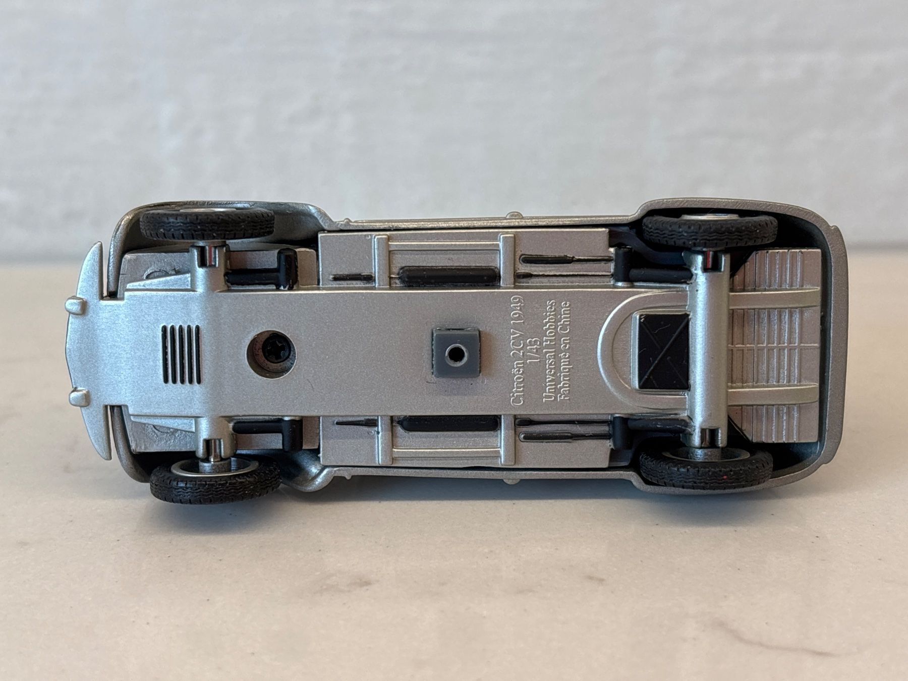Modellini d'auto: Universal Hobbies Citroën 2cv 1949 1/43 – Usato da Gollion venduto da Hampton 2