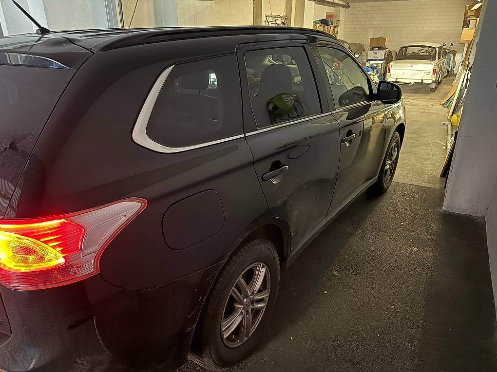 Automobili: Mitsubishi Outlander PHEV NAVI - FULL OPTIONS – Usato da Lugano venduto da inf_j2xd 3