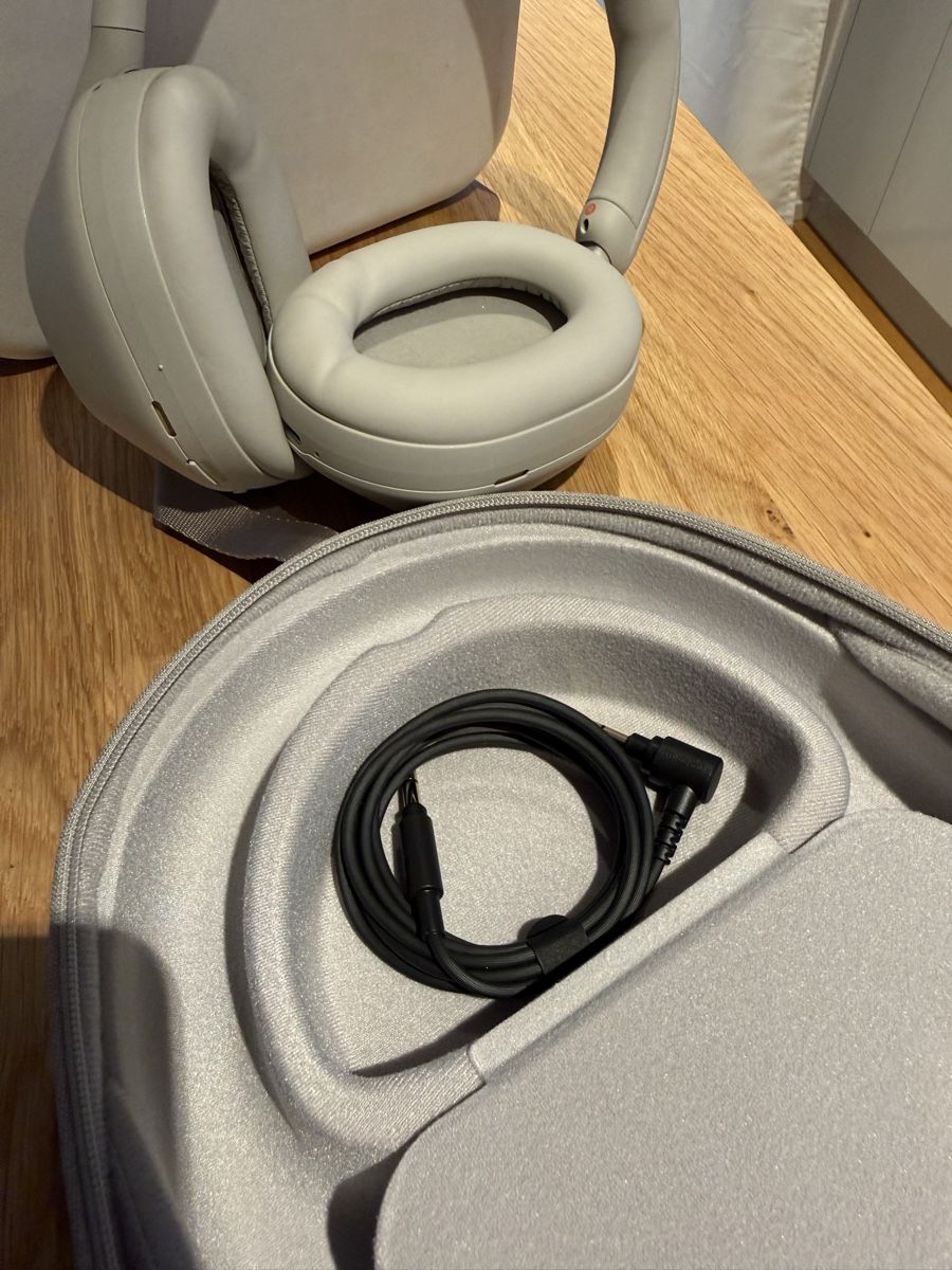 Sony Kopfhörer: Sony WH-1000XM5 – Gebraucht aus Zürich von _ade_ 1