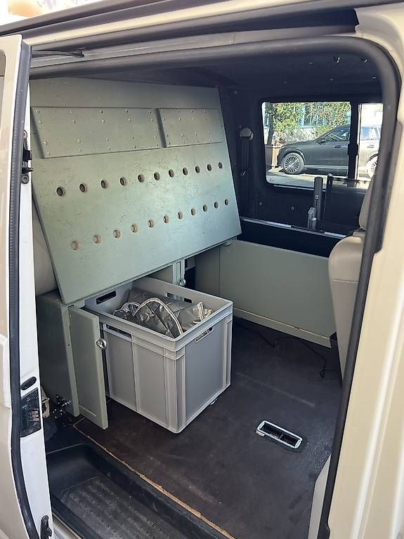 Camping Fahrzeuge: Einsteigen - Loscampen VW T5 Campingbus – Gebraucht aus Therwil von Pulchra_lignum 2