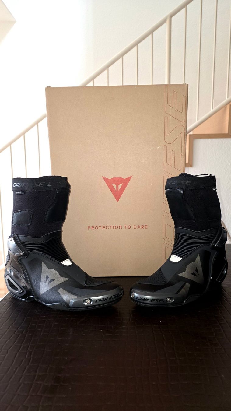 Dainese Scarpe da uomo: Motorradstiefel Dainese Axial 2 – Usato da Cham venduto da bri_kbc5