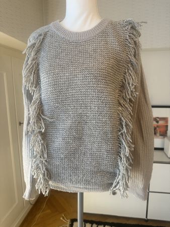 Wollpullover grau von Banana Republik mit Fransen