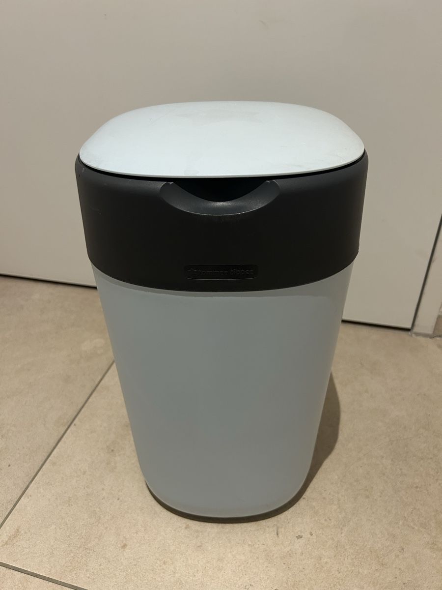Tommee Tippee Poubelles: Tommee Tippee Twist and Click – D'occasion à Tenero par Laura-Pedu 1