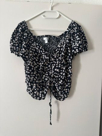 Sommerliches Blüemli-Top von H&M, Grösse M - Neuwertig!