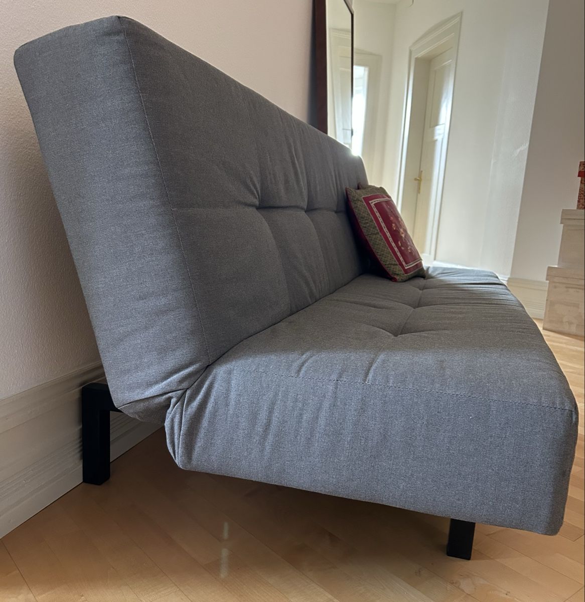 Sofas: Grey Fabric Sofa Bed – D'occasion à Zürich par Sophie0569 1