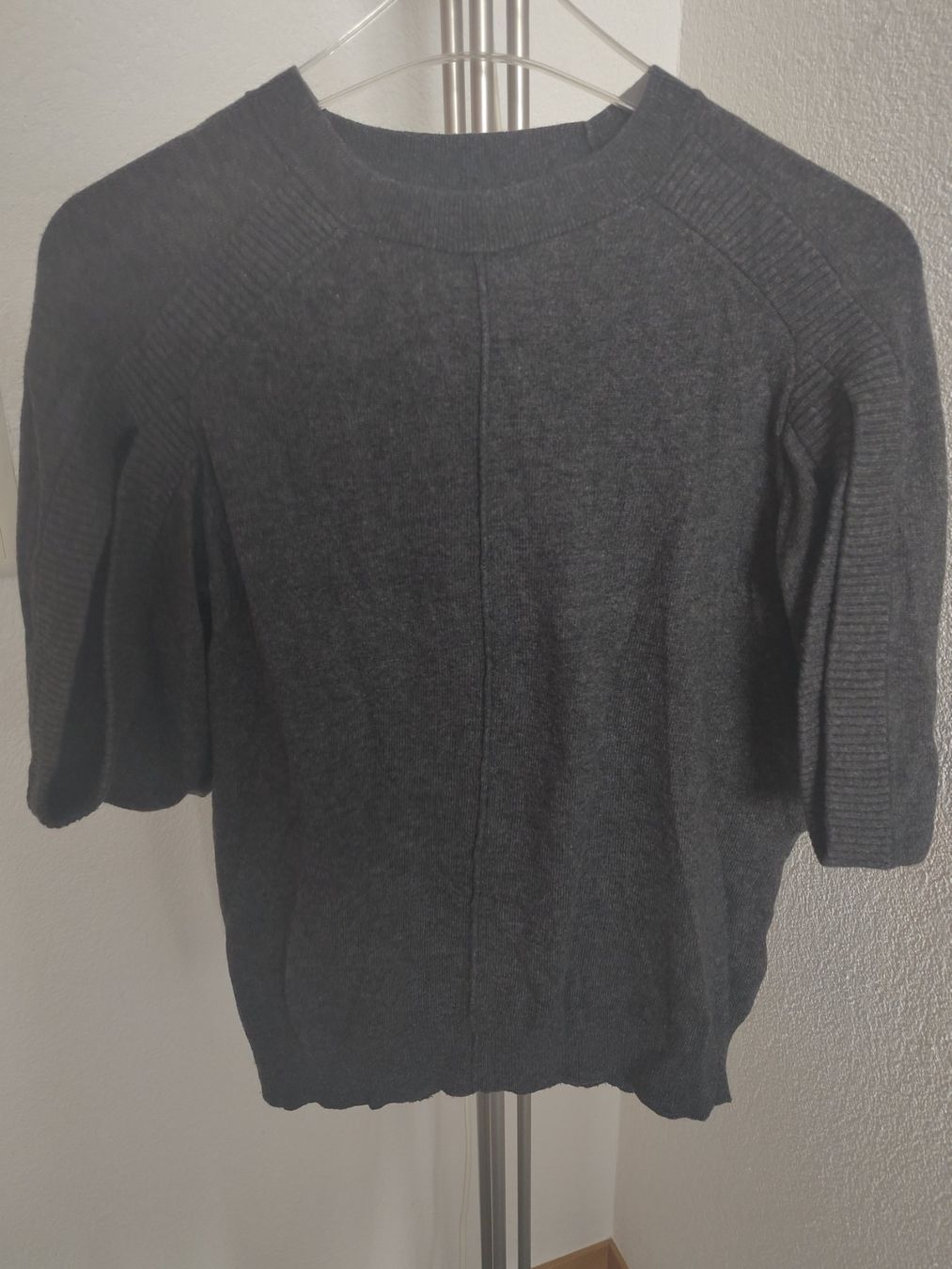 Allsaints Maglioni & Felpe: Allsaints Pullover grau Cashmere- Mix Gr. XS neuwertig – Usato da Arbon venduto da Franca1979 1