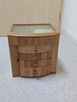 Schmuckkasten aus Holz mit vier Schubladen