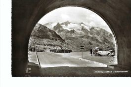Gadmen BE, Sustenpasshöhe, Scheiteltunnel, Oldtimer