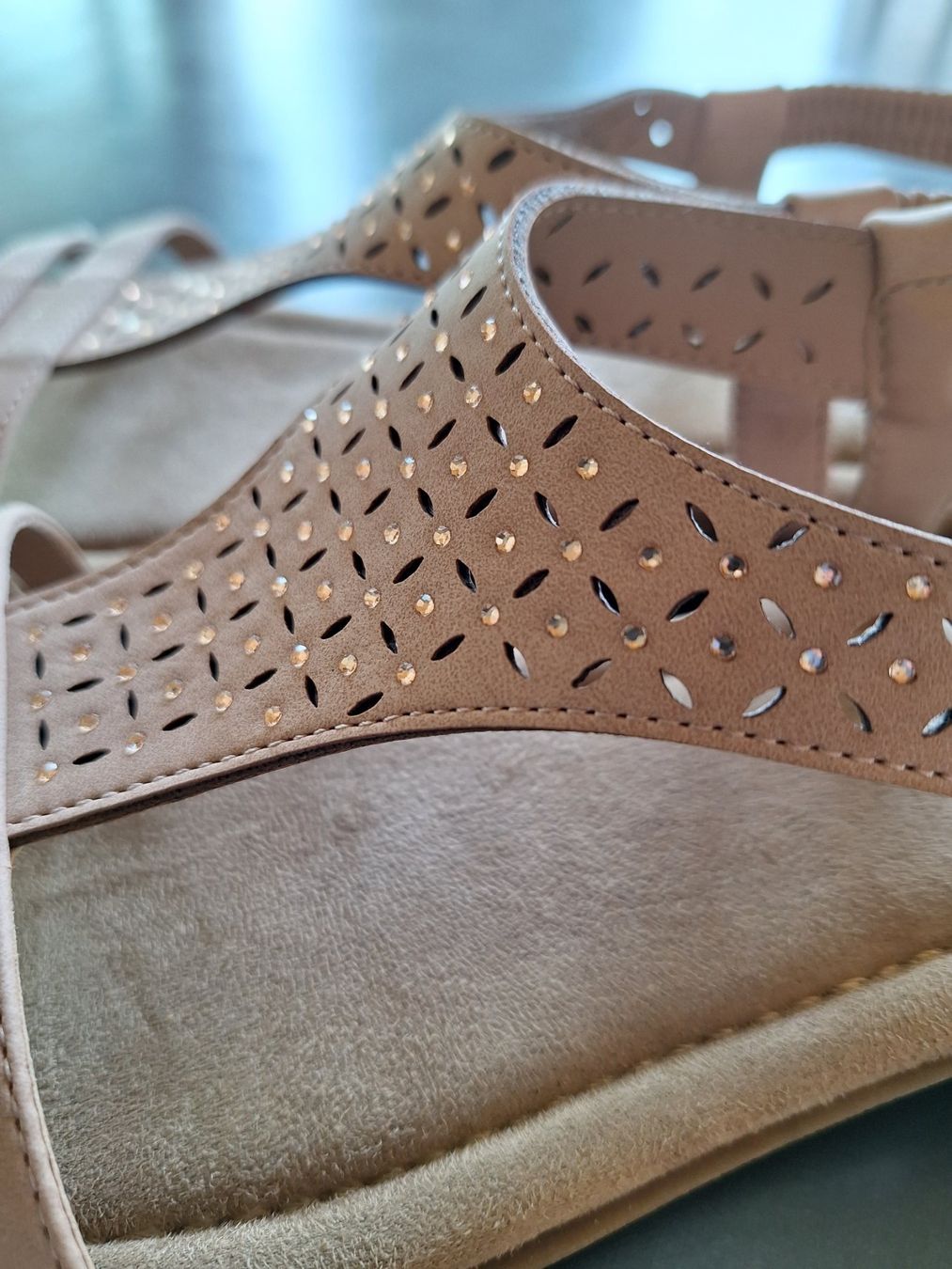 Scarpe da donna: Sandalen Gr. 39 – Usato da Andelfingen venduto da Rihanna9 2