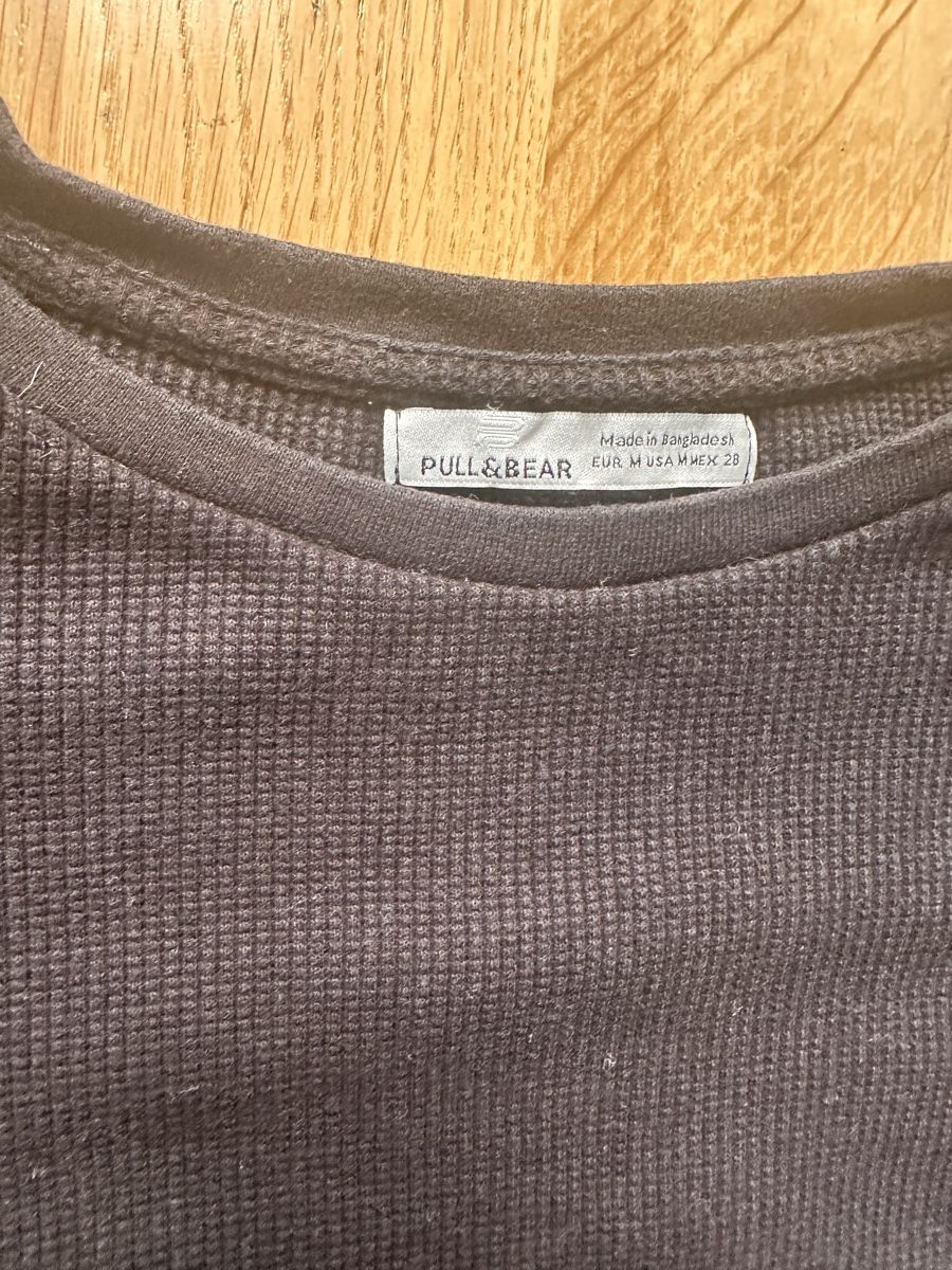 Pull&Bear Lots de vêtements: H&M Bluse und Pull&Bear Croptop Grösse 34/S – D'occasion à Zürich par cla_qxx8 2