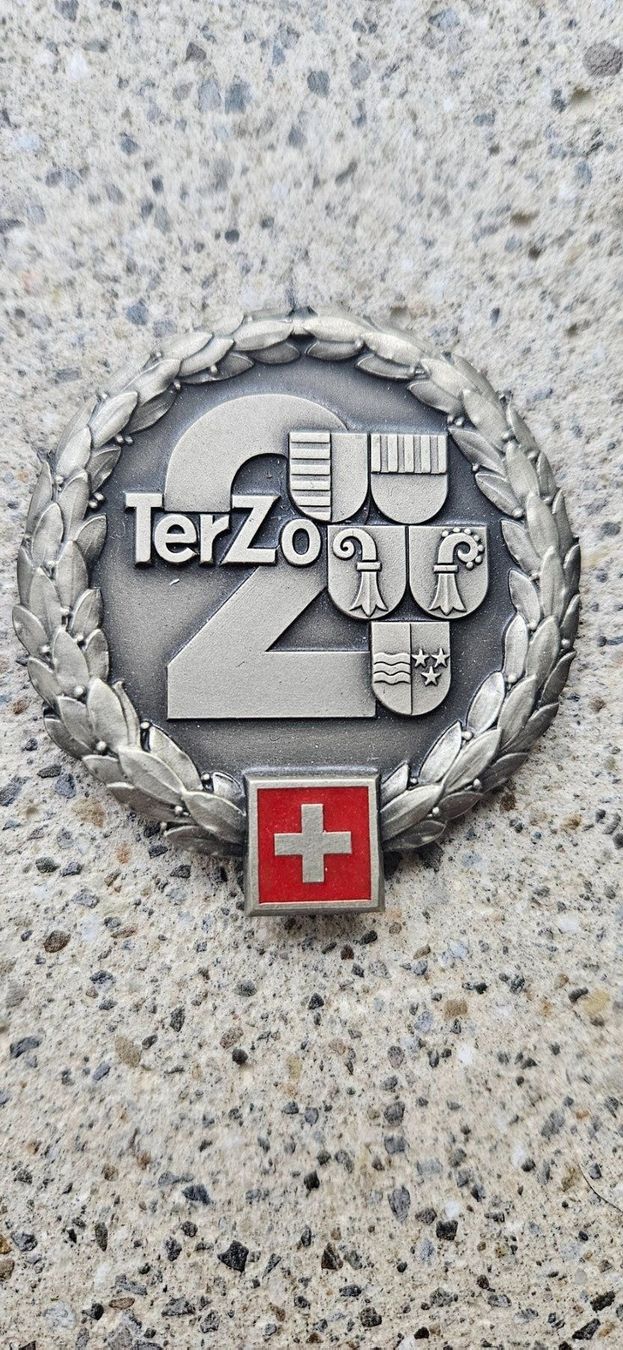 Schweizer Armee Placchette & Badge: *** Beretemblem Silber Schweizer Armee *** – Nuovo e nell'imballaggio originale da Riedholz venduto da fr_sIruP