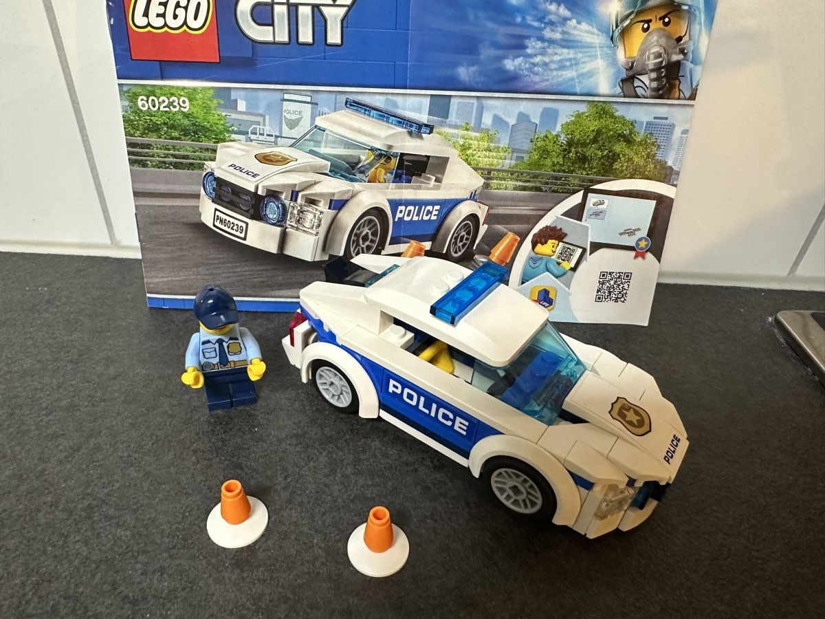 Lego Kit di costruzioni: Lego 60239 Polizeiauto – Usato da Nidfurn venduto da suter.glarus