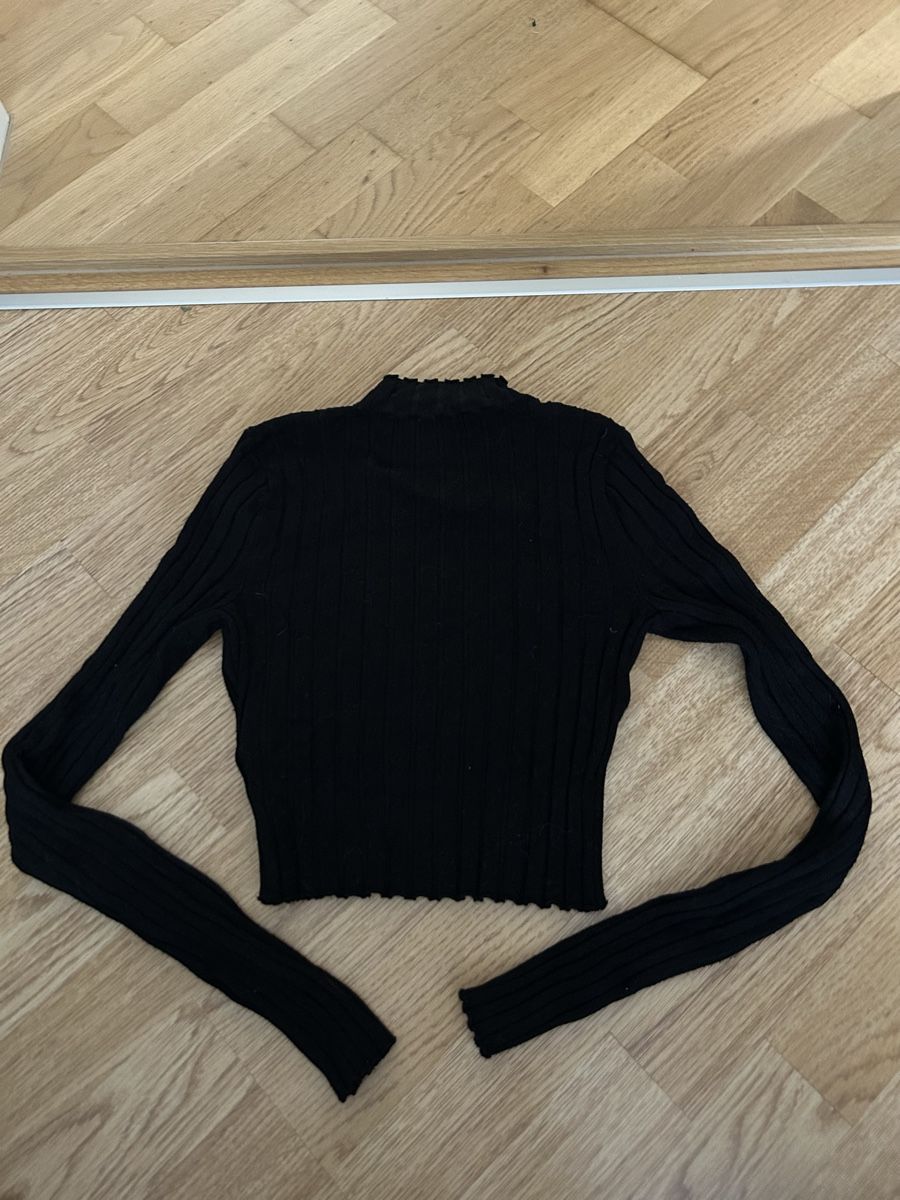 Tops: Crop Top Rollkragen – Gebraucht aus Wetzikon ZH von zuz_ffn2 1