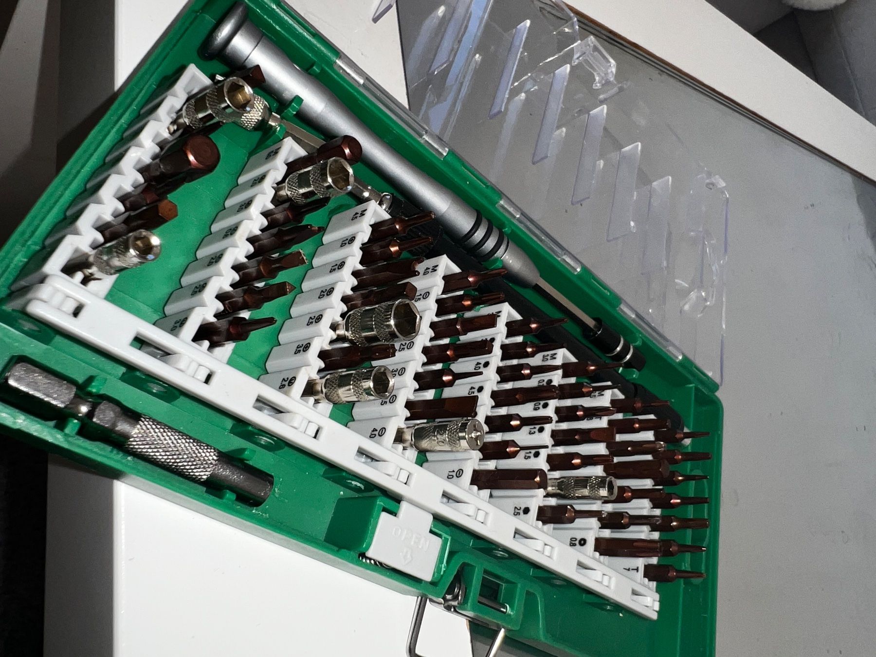 Alle Werkzeuge: Werkzeug mini Computer Elektronik Set Feinwerkzeug Handy – Gebraucht aus St. gallen von Weltaristokrat 1