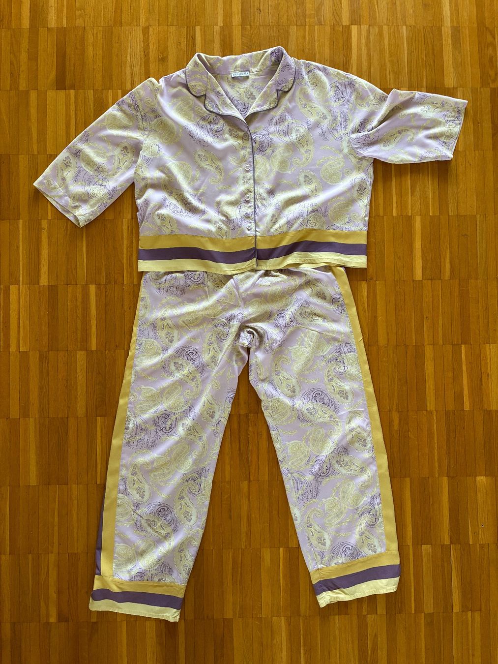 Beldona Negligees & Pigiami: Pyjama Beldona – Usato da Zürich venduto da Tanikole
