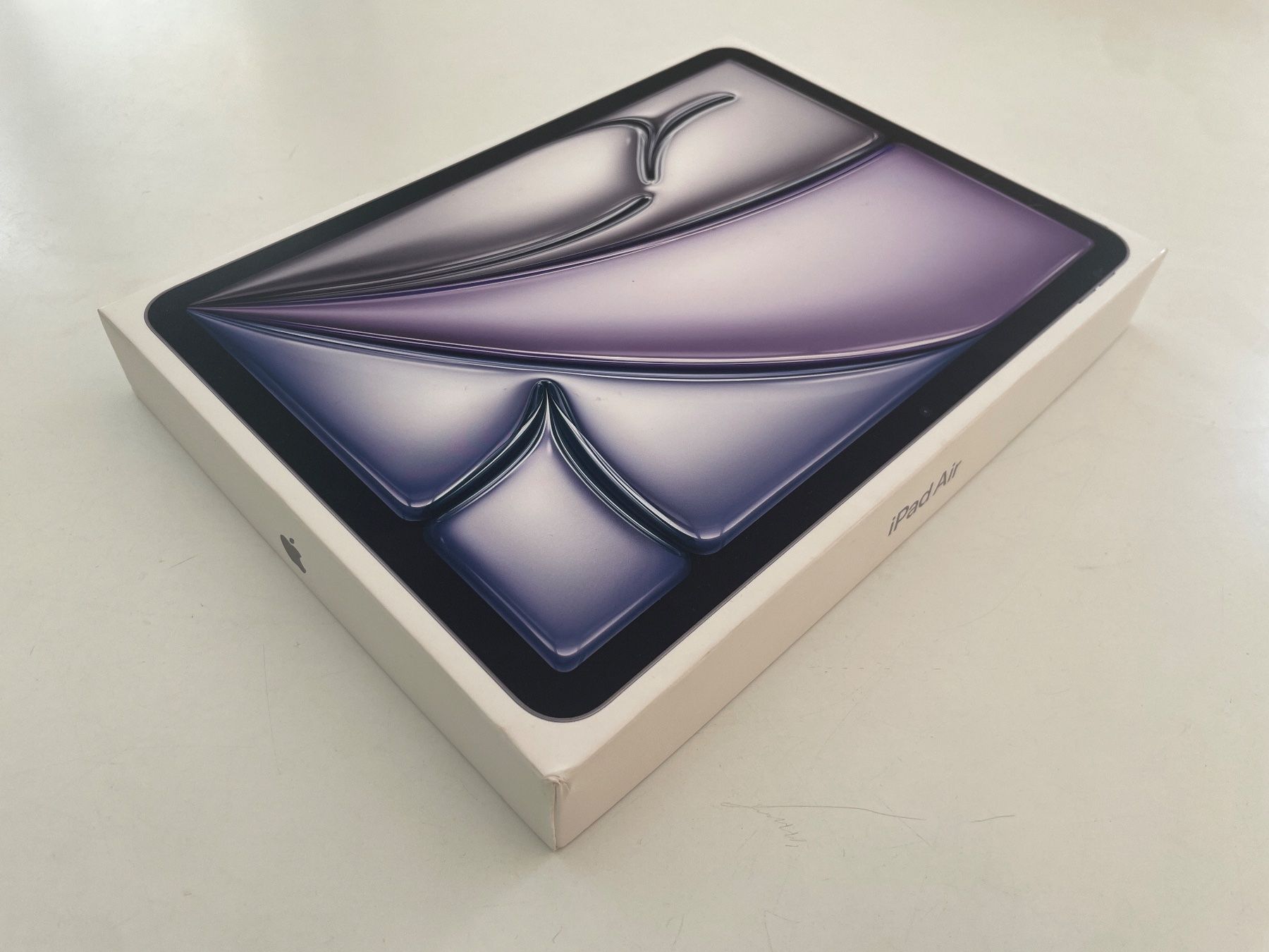 Apple Tablet PC: iPad Air 11" M3 – Nuovo (secondo la descrizione) da Zürich venduto da noisebox 2
