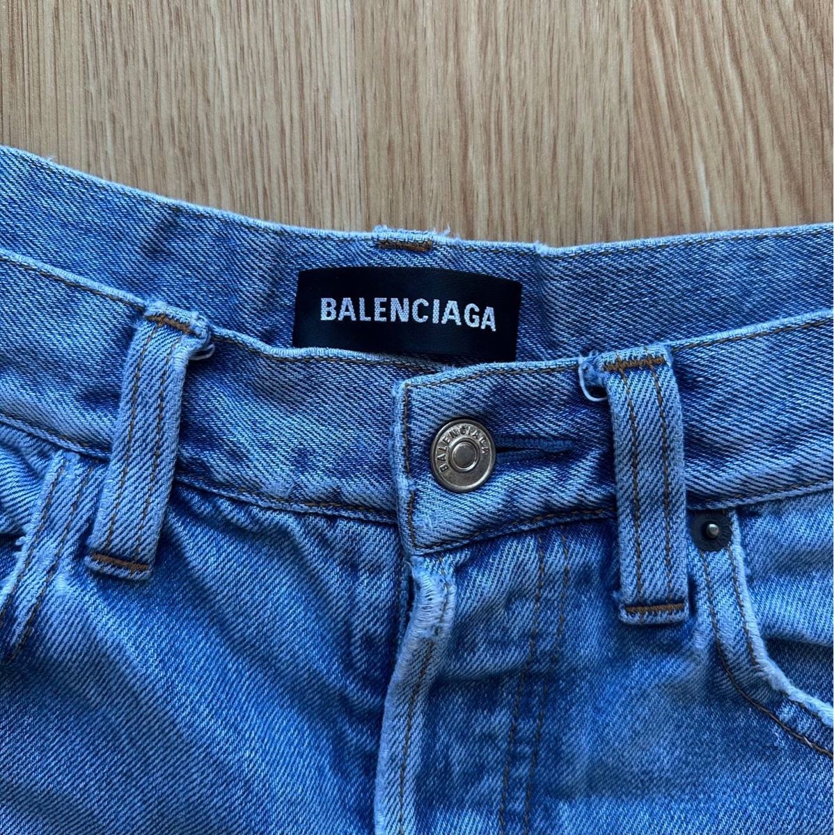 Balenciaga Jeans: Balenciaga Jeans – Usato da Pfäffikon ZH venduto da Nataliia. 1