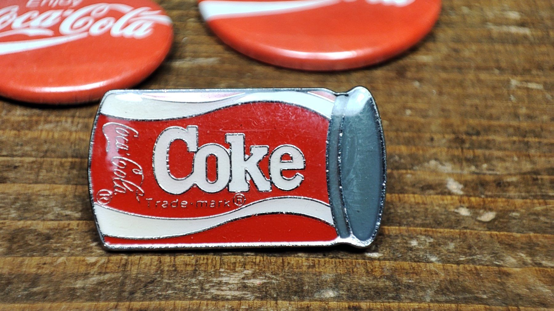 Spille & Fermagli: Wunderschöne alte COCA-COLA Broschen UND PIN – Usato da Gelterkinden venduto da MYSTOREFORYOU4460 1