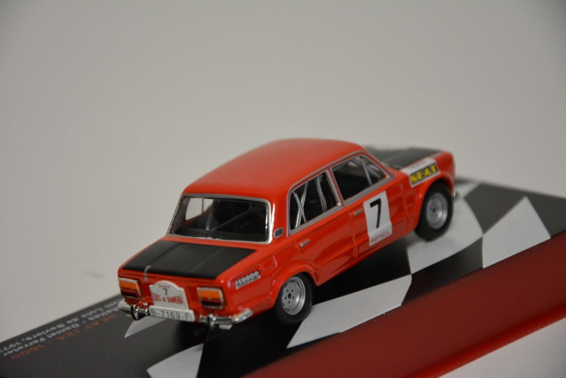 Seat Modellautos: Seat 124 1600 1972 , 1:43 – Neu und originalverpackt aus Goldach von Feivel9 5