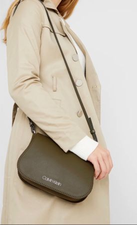 Calvin Klein Crossbody Tasche olivgrün