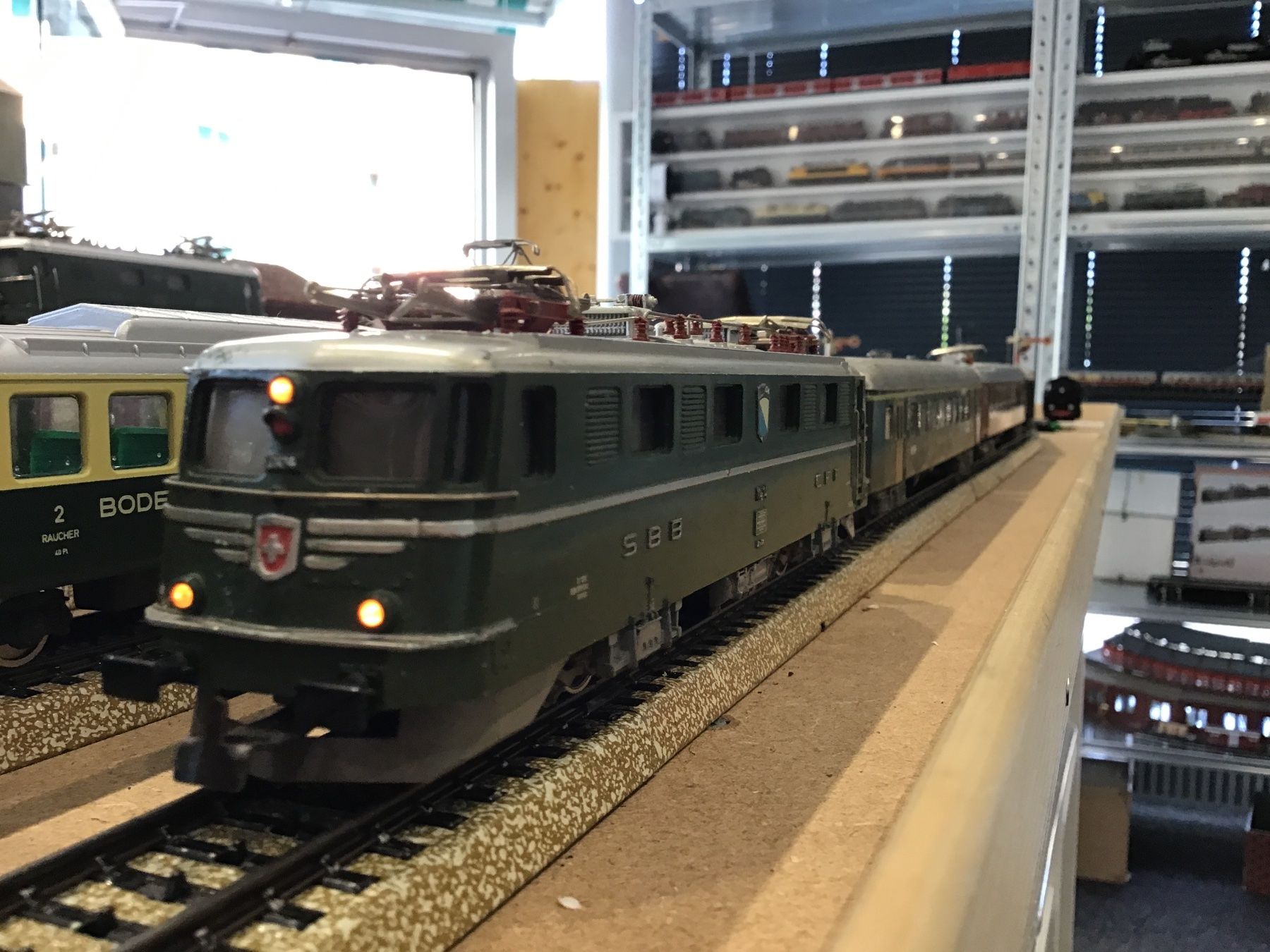 Märklin Modelleisenbahnen: SBB Ae 6/6 ZÜRICH MÄRKLIN – Gebraucht aus Männedorf von Spezial-Modelle 2