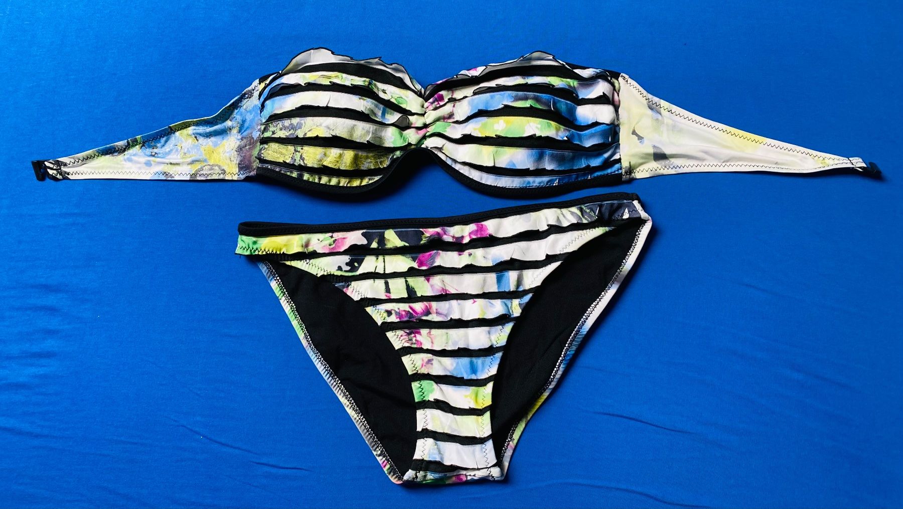 Costumi da bagno & Bikini: Schönes Bikini mehrfarbig – Nuovo (secondo la descrizione) da Bözberg venduto da RosmarieOb