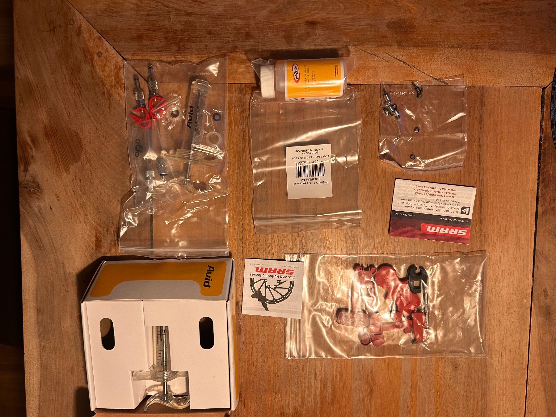 Tutti gli attrezzi: Avid Professional Bleed Kit – Nuovo (secondo la descrizione) da Zürich venduto da Sam_2x7q