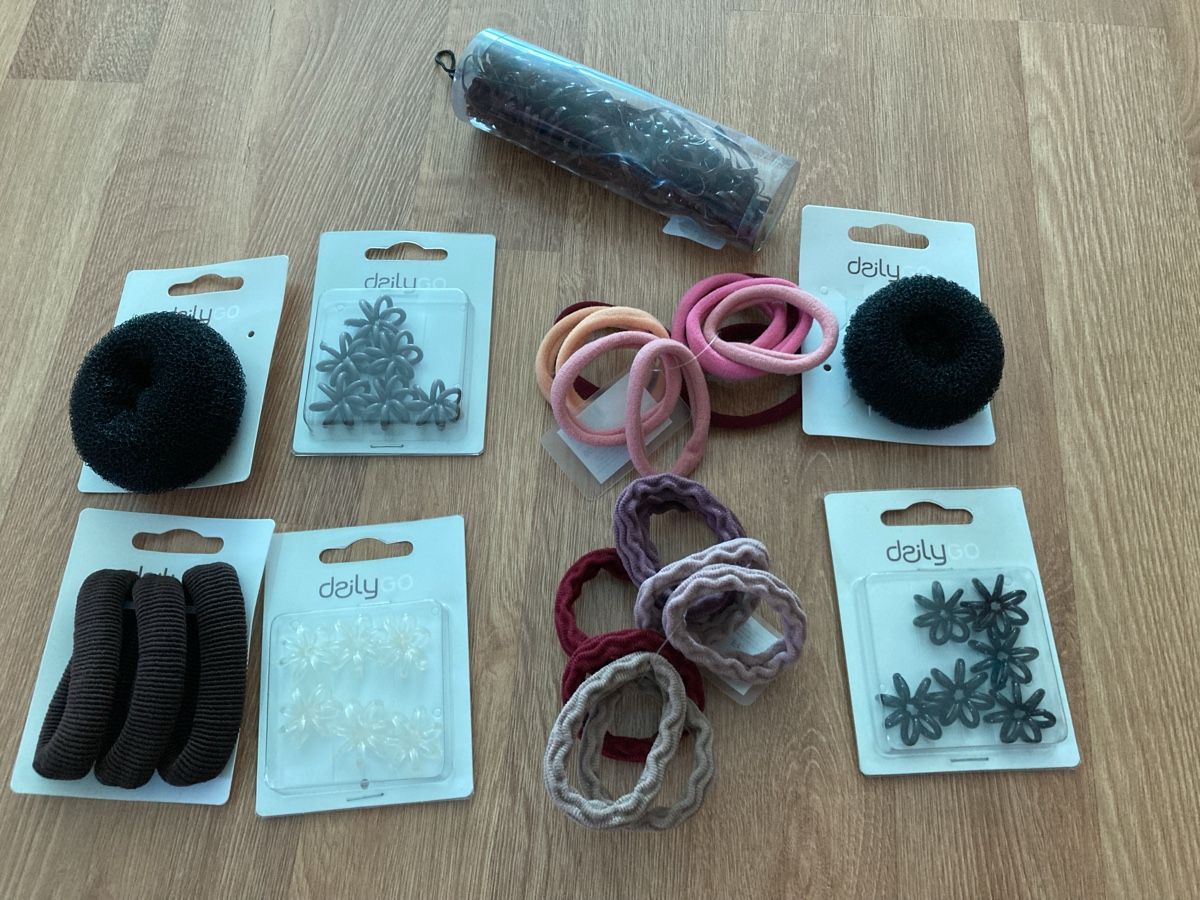 Accessoires pour cheveux: Diverse Haargummi Sets – Neuf avec emballage d'origine à Emmenbrücke par JJ_89