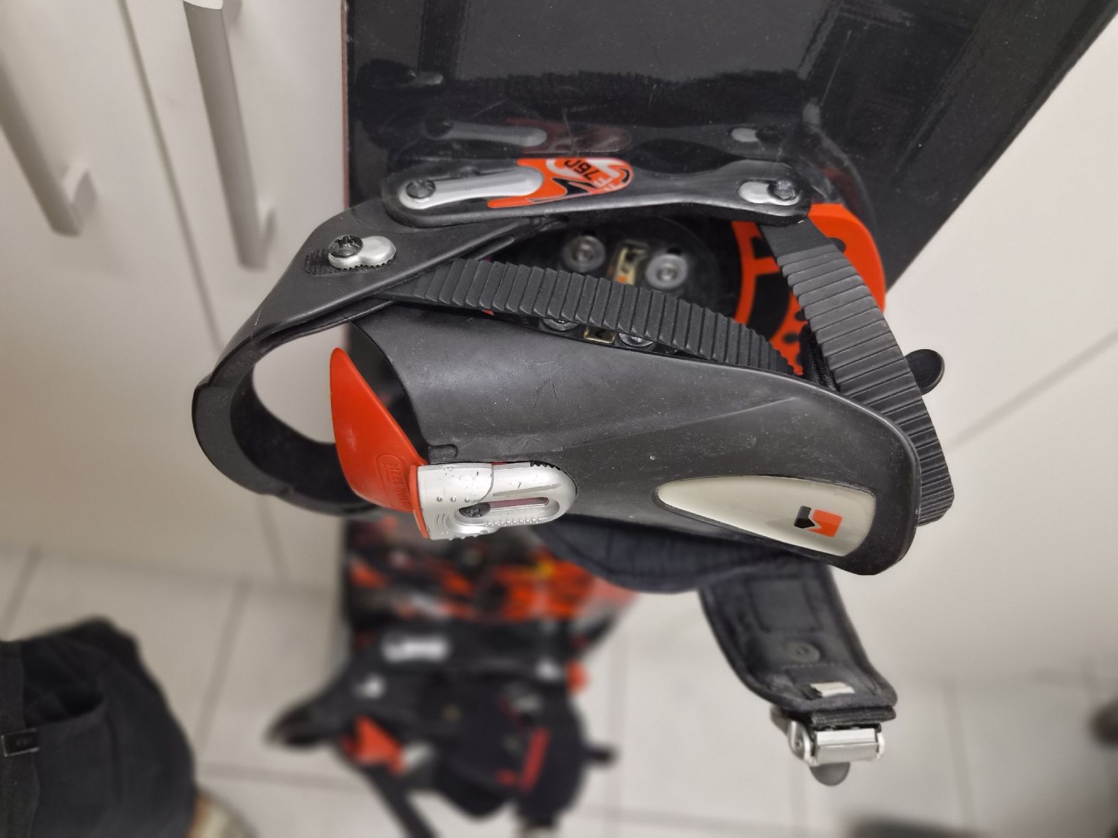 Board: Snowboard mit Bindung schwarz Grösse unbestimmt – Usato da Urdorf venduto da Witzany 3
