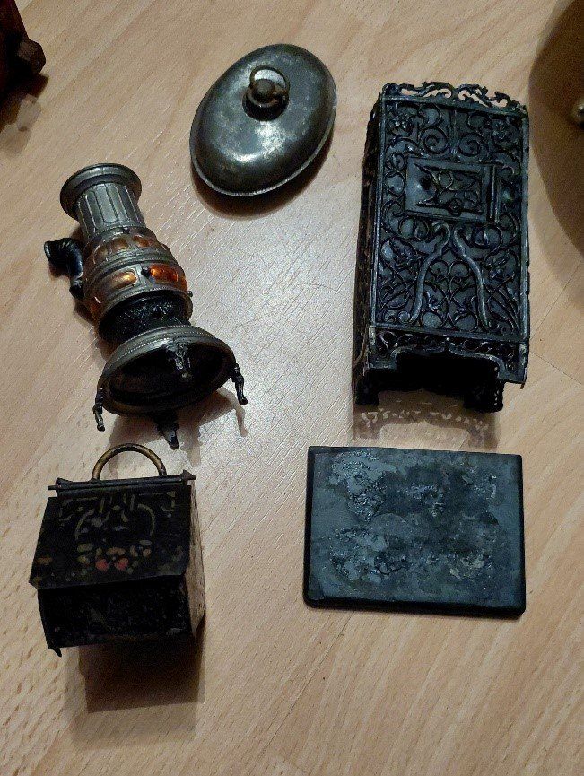 Case e mobili per bambole: Wunderschöne alte Puppenstubenmöbel aus Holz – Usato da Zufikon venduto da brocki5621 8