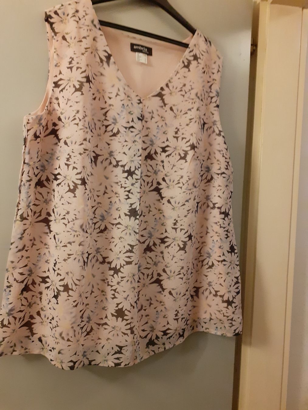 Top: Ambra Top Blumenmuster Grösse 44 n – Usato da Kloten venduto da elb_9qvr