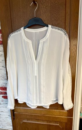 MARC CAIN / Romantische Bluse / N3