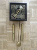 Antike Wanduhr Kirchhof Lenzburg.