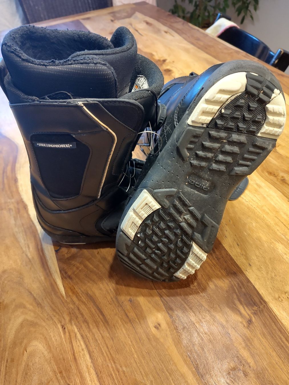 Ride Scarpe da uomo: Snowboardschuhe Ride Grösse 41.5 – Usato da Winterthur venduto da Shahrudin 2