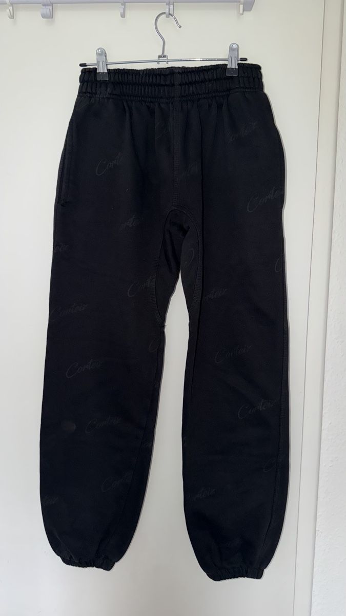 Corteiz Pantaloni: Corteiz All Over Print Script Joggers - Black - Size XS  – Nuovo (secondo la descrizione) da St Gallen venduto da Alii 3