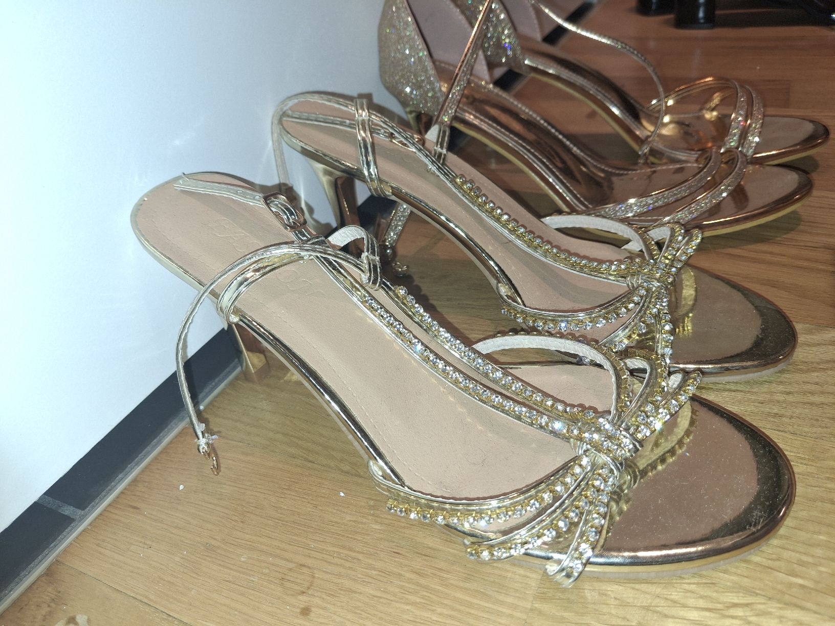 Damenschuhe: Heels in Gold – Neu (gemäss Beschreibung) aus Glattpark(Opfikon) von Beckf0rd 1