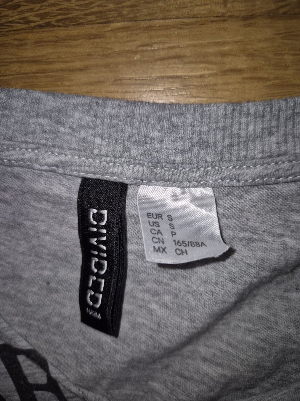 H&M Blouses, T-shirts & Tops: Crop-Top – Neuf (Voir description) à Aesch BL par sar_j59l 1