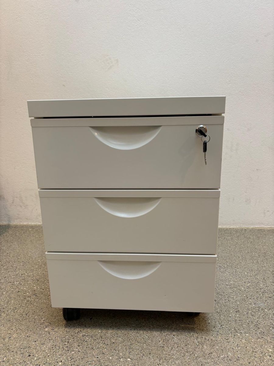 Ikea Korpus: Caisson Ikea 3 tirroirs – Gebraucht aus St-Sulpice VD von jul_mqs6 1