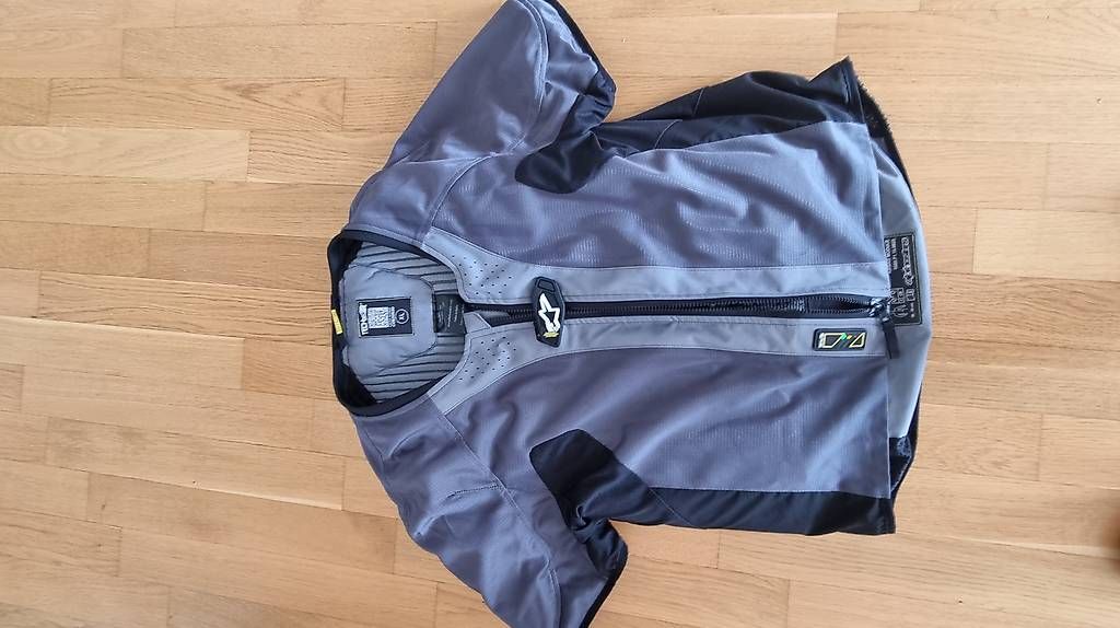 Gilet & Giacche: Airbagweste – Usato da Oftringen venduto da Kamisori 1