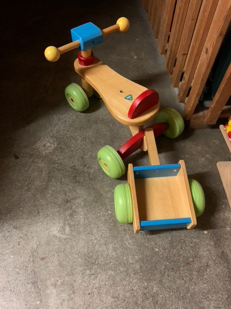 Veicoli per bambini: Holz Lauflernroller mit Anhänger – Usato da Zürich venduto da josua1980