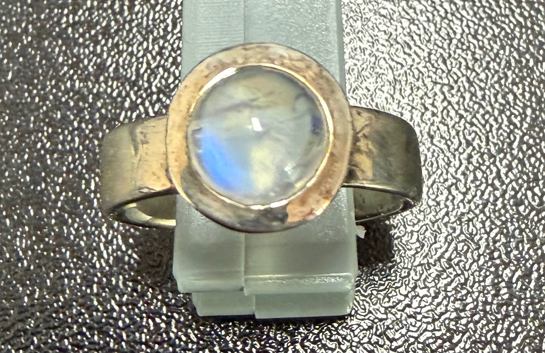 Anelli: Ring, Silber, Mondstein, Durchm. 53cm (29) – Nuovo (secondo la descrizione) da Muri b. Bern venduto da Silberqualle