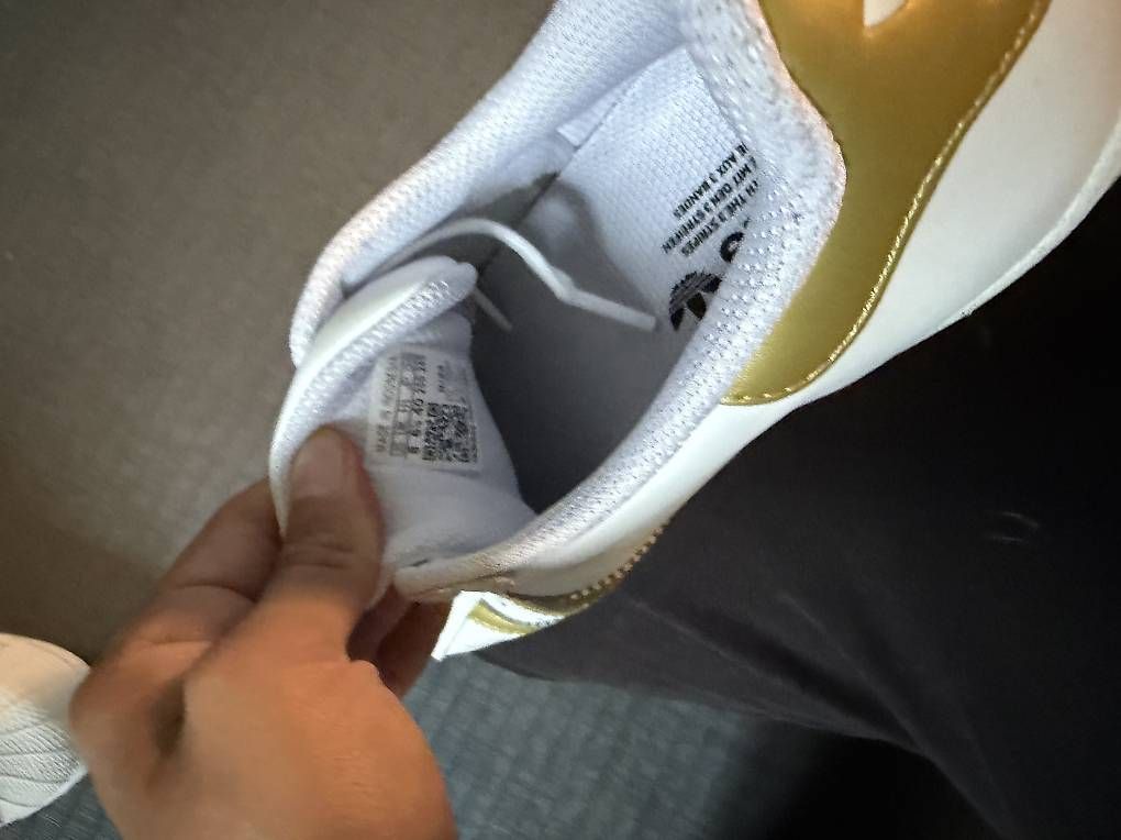 Herrenschuhe: Adidas Schuh Nr.40 – Gebraucht aus Wilen b. Wil von Valerx 2