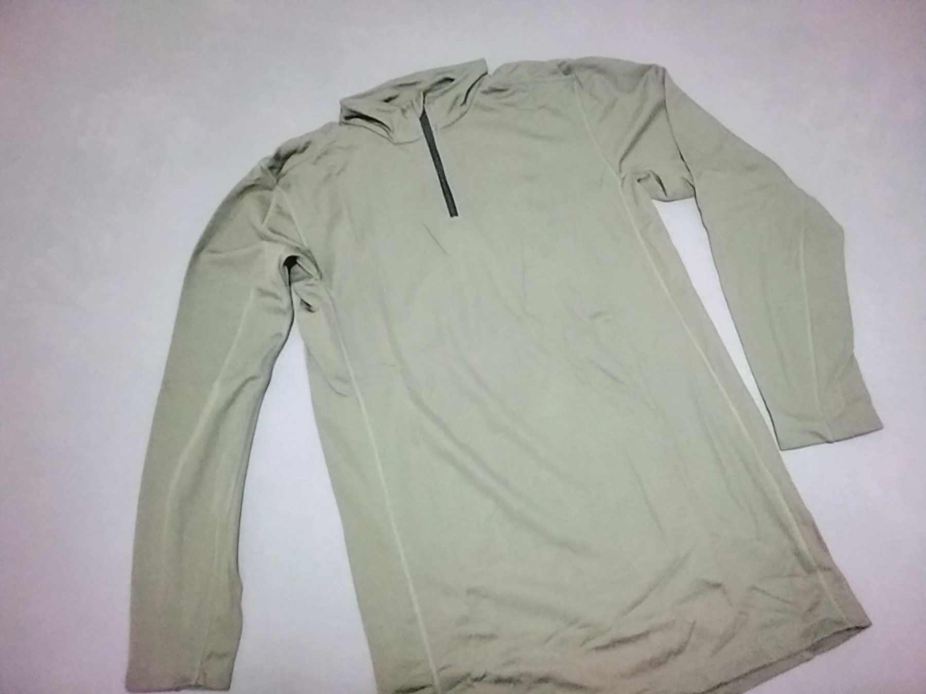 Schweizer Armee Uniformi: Roll-Shirt 06 Zip - Olive, Gr. L – Usato da Horgen venduto da mar_8rbw 1