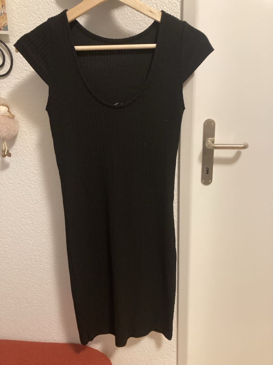 Only Vestiti: Schwarzes Freizeitkleid – Usato da Urtenen-Schönbühl venduto da alessibas 1