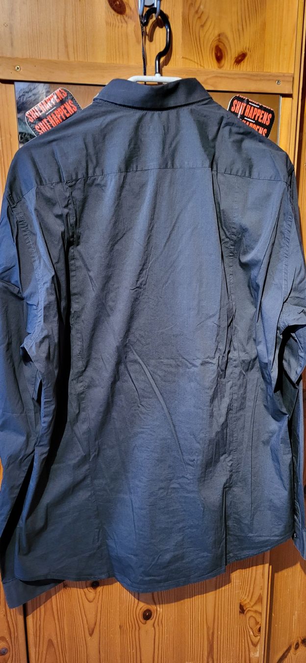 H&M Camicie: Herrenhemd, Stretch vorne gerafft gr. L schwarz – Usato da Schweizersholz venduto da fuchs06 4